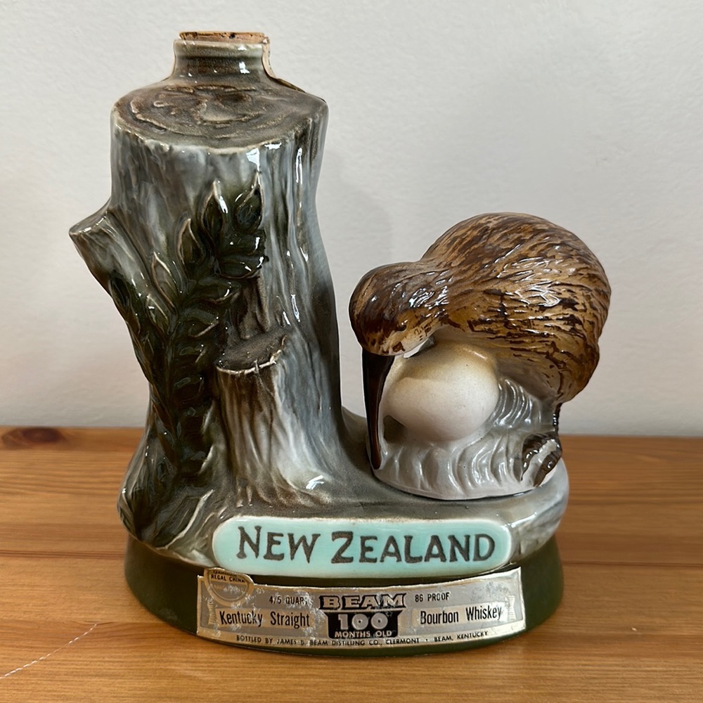 1974 “NEW ZEALAND KIWI BIRD” Jim Beam Decanter